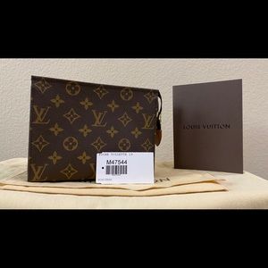 Louis Vuitton Toiletry Pouch 19 M47544
